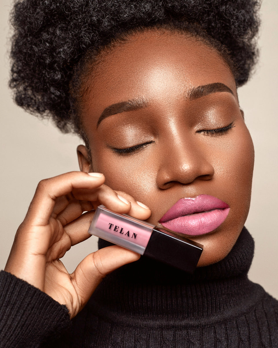 A model with Telan Mbali lip stain