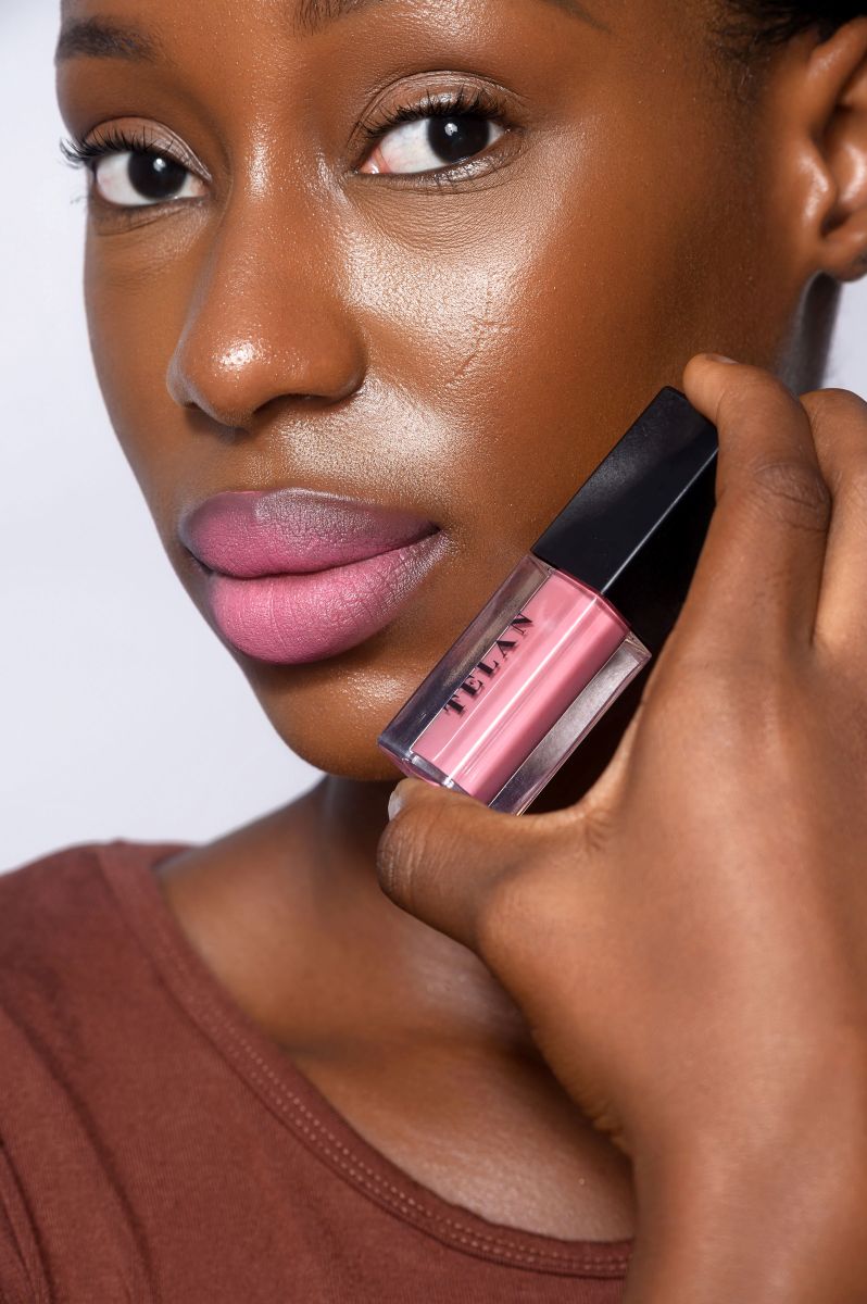 A model with Telan Mbali lip stain on her lips